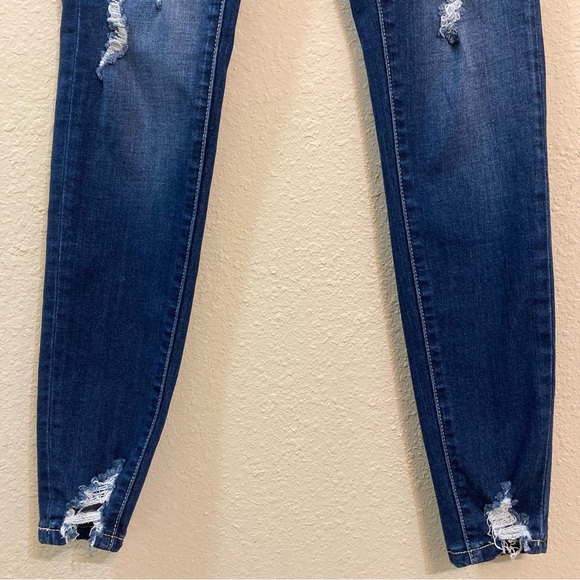 KanCan High-Rise Distressed Skinny Jeans with Button Fly Stretchy Denim Sz 0/23 - Picture 4 of 5